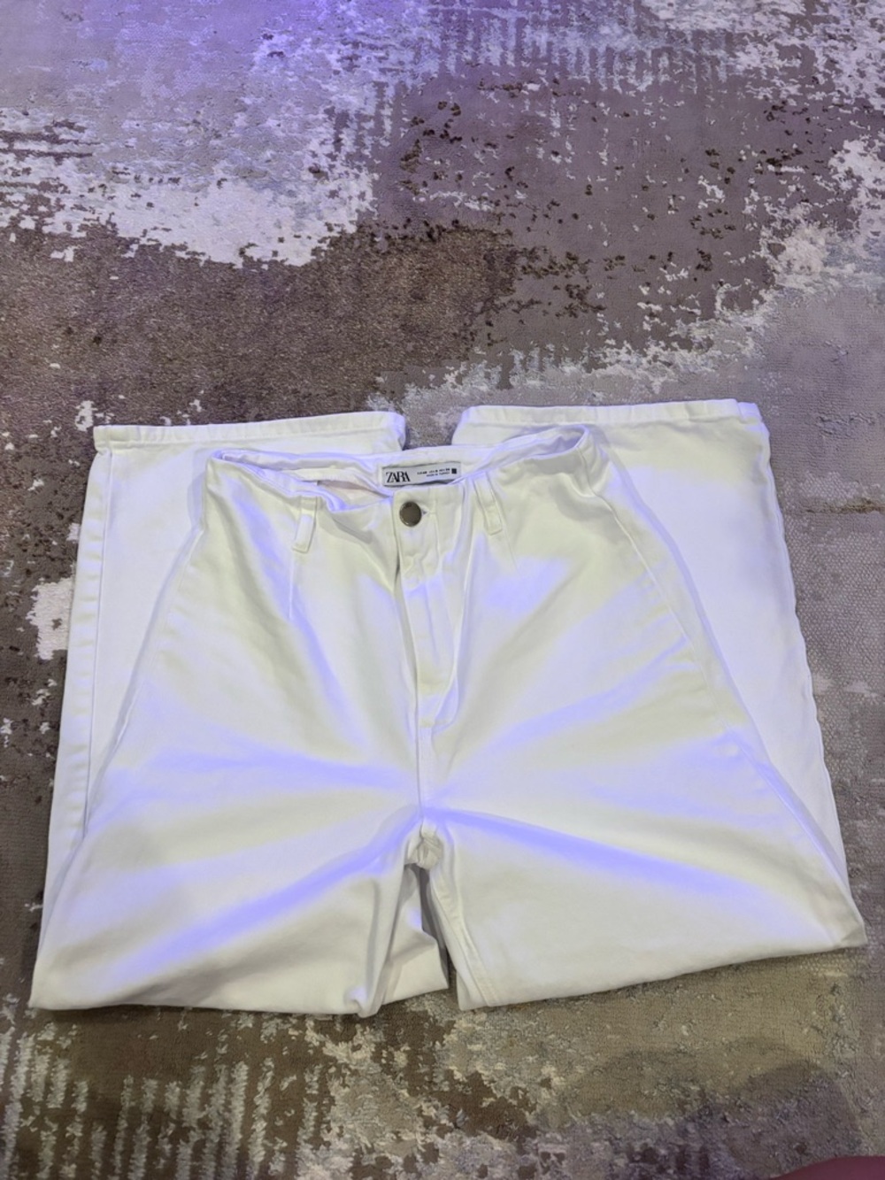 Zara White Front-Button High Waist Jeans